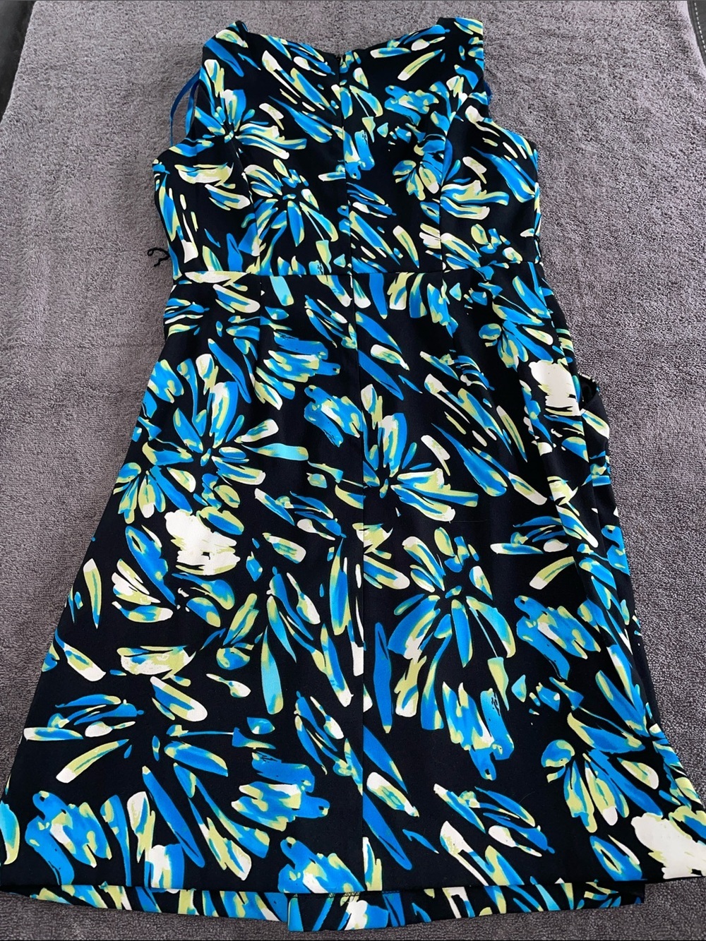 Studio I Black Floral-Brush Midi Dress with Belt - Blue, Aqua & White. Size 4P - Picture 7 of 9
